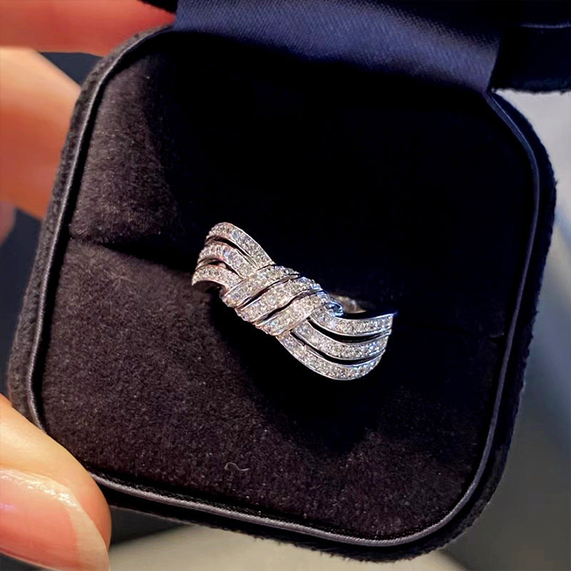 Cao Shi Ma Hua Knitted Light-Luxury Ring For Women